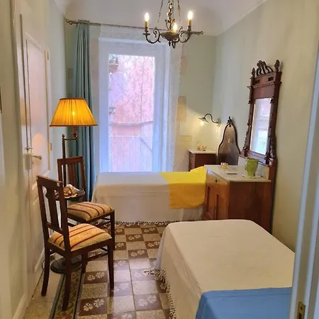 Il Pavone Di Ortigia Nuova *