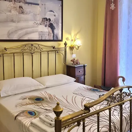 Il Pavone Di Ortigia Nuova *